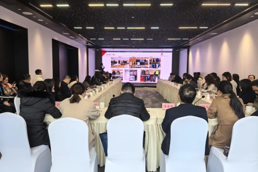 37000Cm威尼斯“立园满园”精准对接!6家“彭州造”工装消费企业表态成都会工