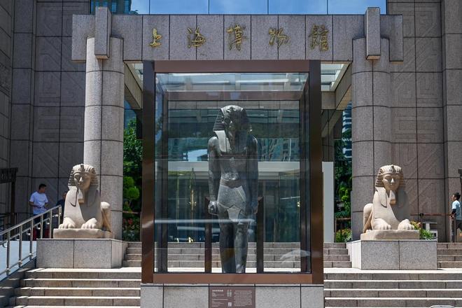职业装定制耸立上博门口400多天埃及法老巨像辞别上海